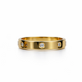 Luxuriöser Goldring mit Zirkoniasteinen