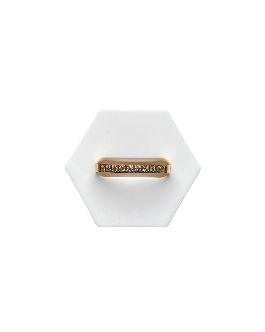 Eleganter Goldring mit Zirkoniasteinen