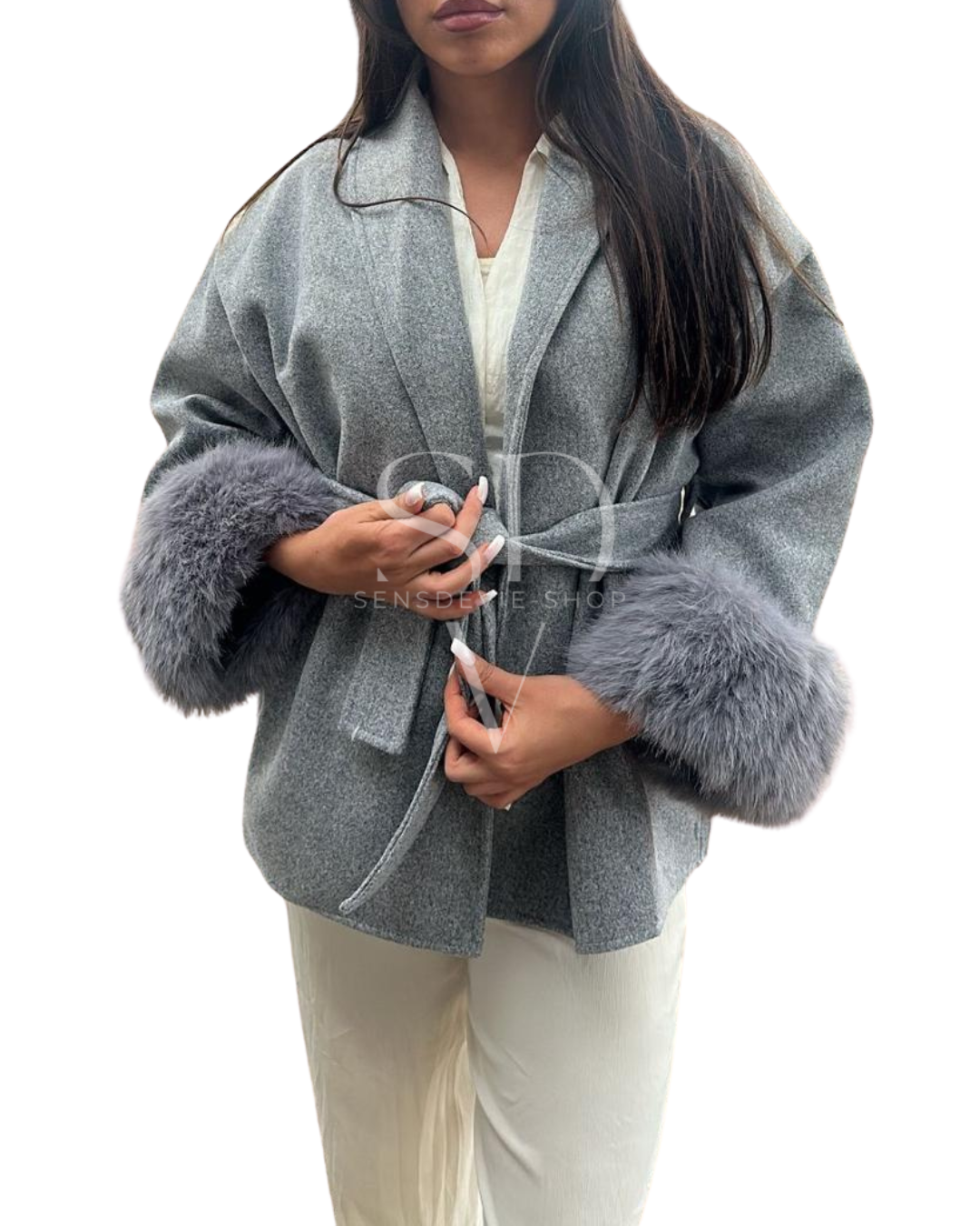 Eleganter Wollmantel mit Kunstpelzärmel