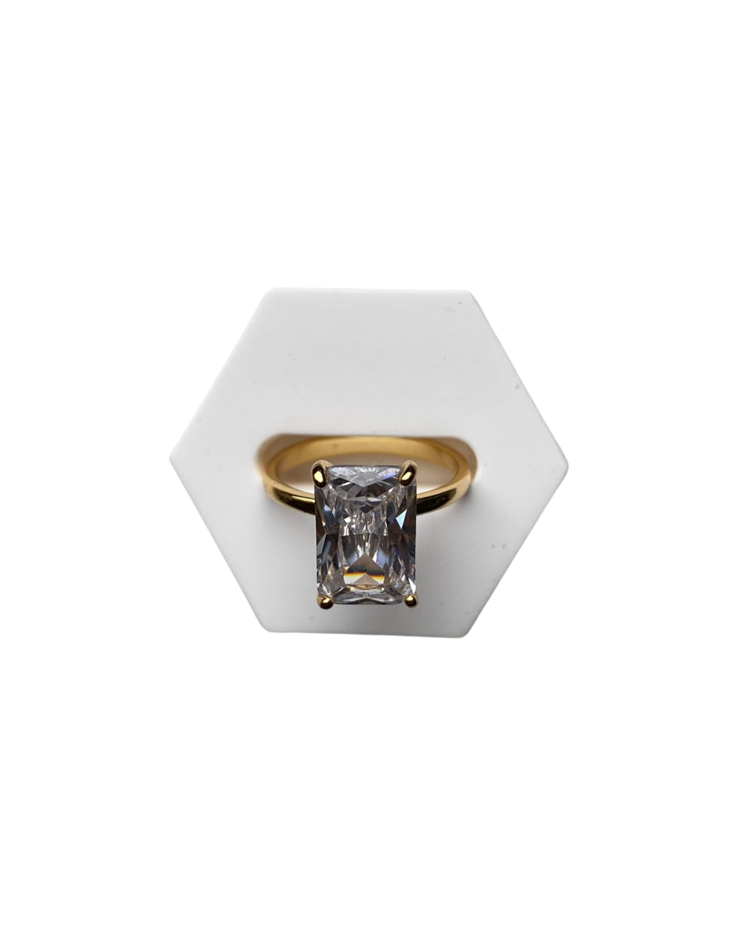Eleganter Goldring mit 5-Karat Zirkonia