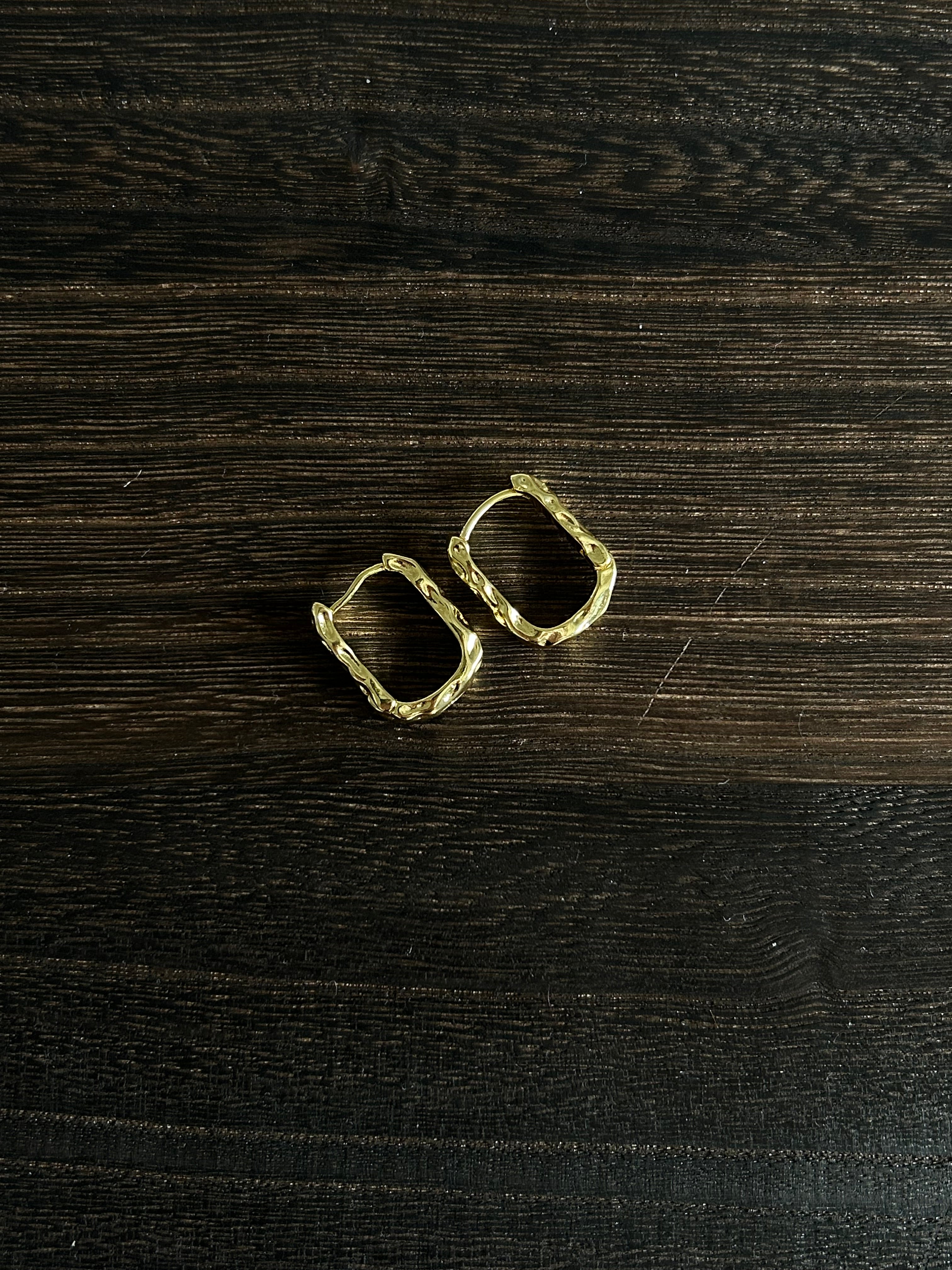 Sculpted Square Hoops – Gold