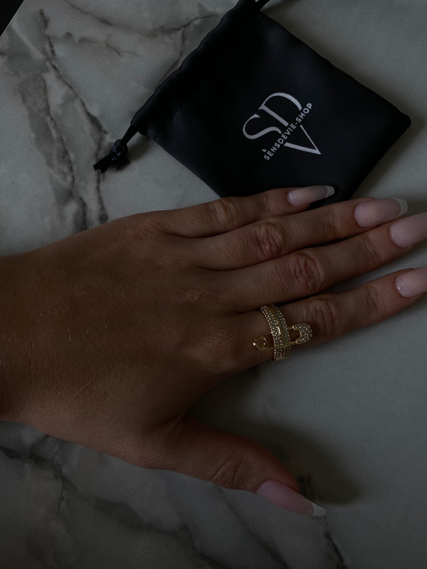 Petite Riviera Ring