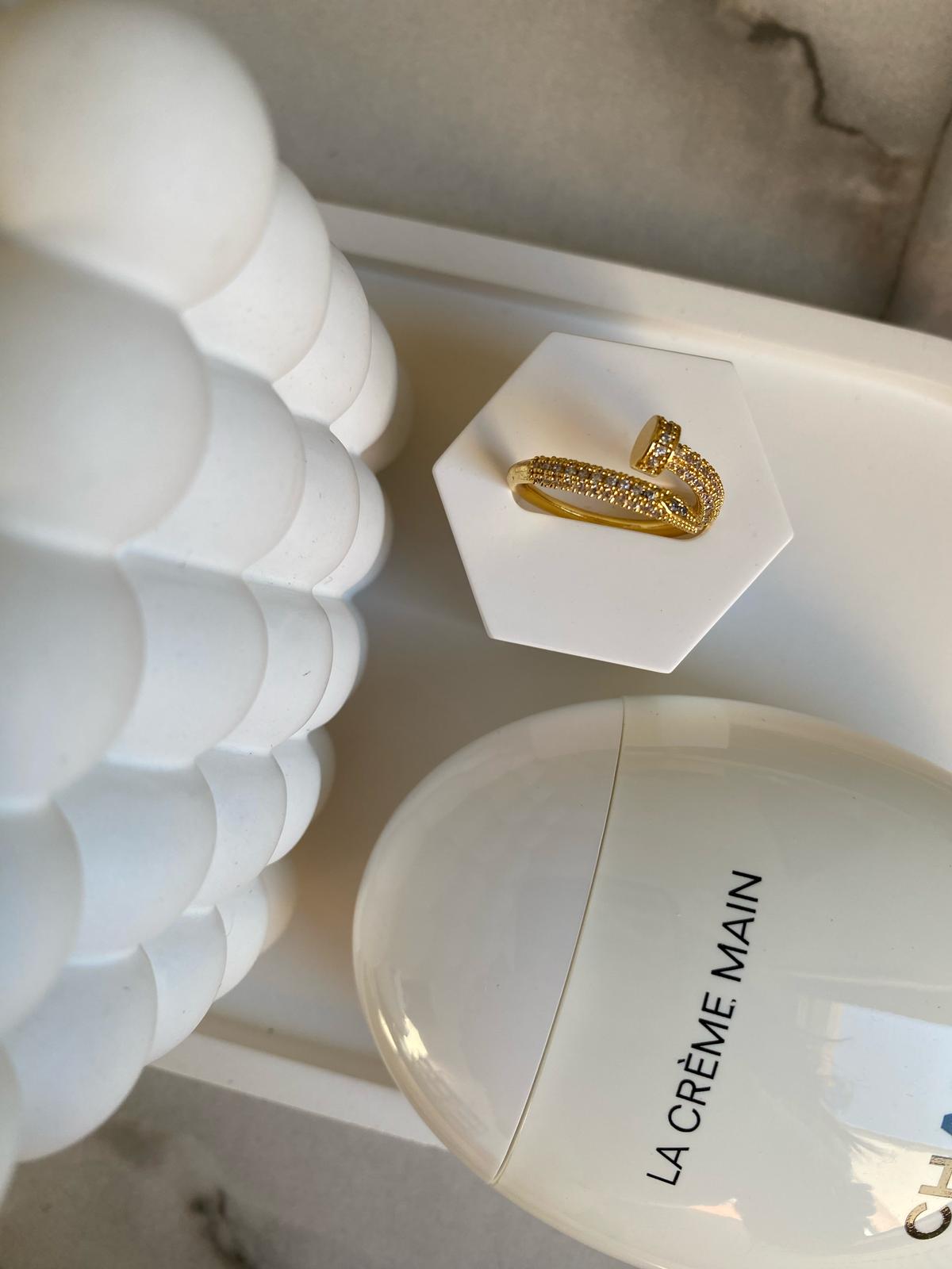 Sensdevie Amour Curve Ring
