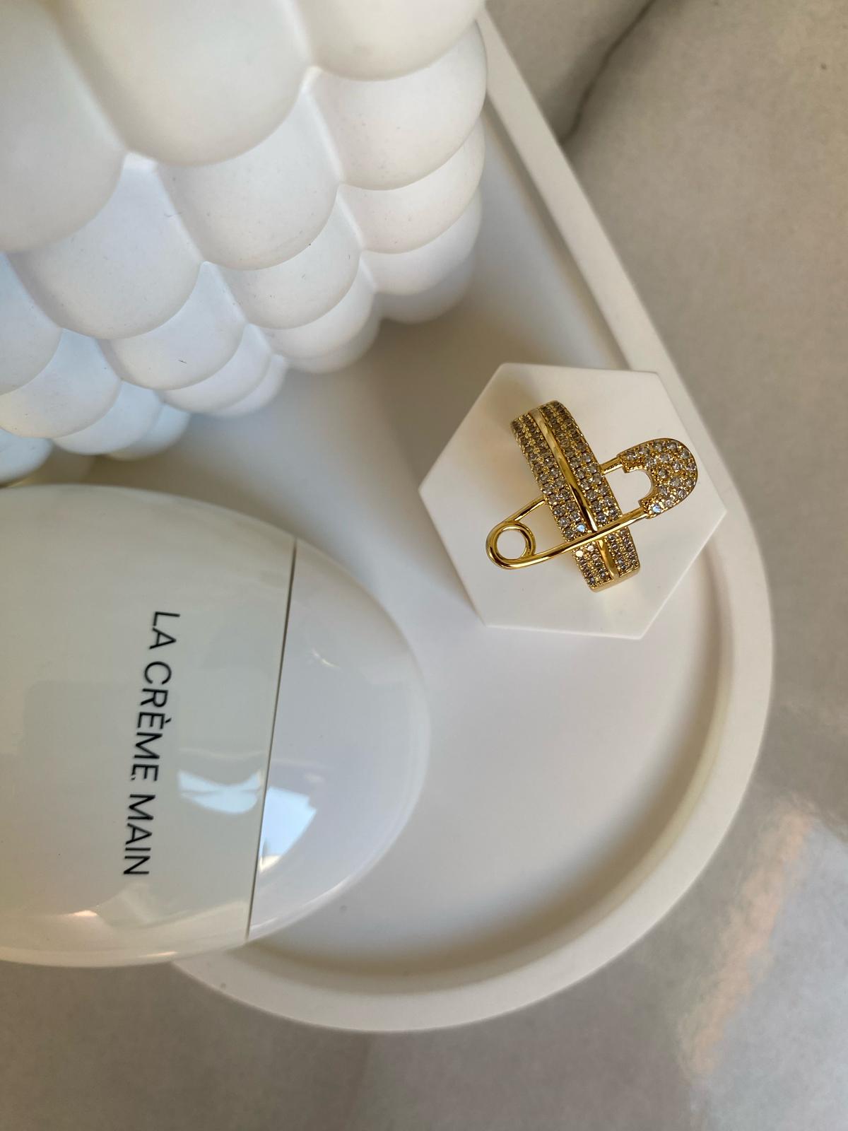 Statement Ring mit Sicherheitsnadel